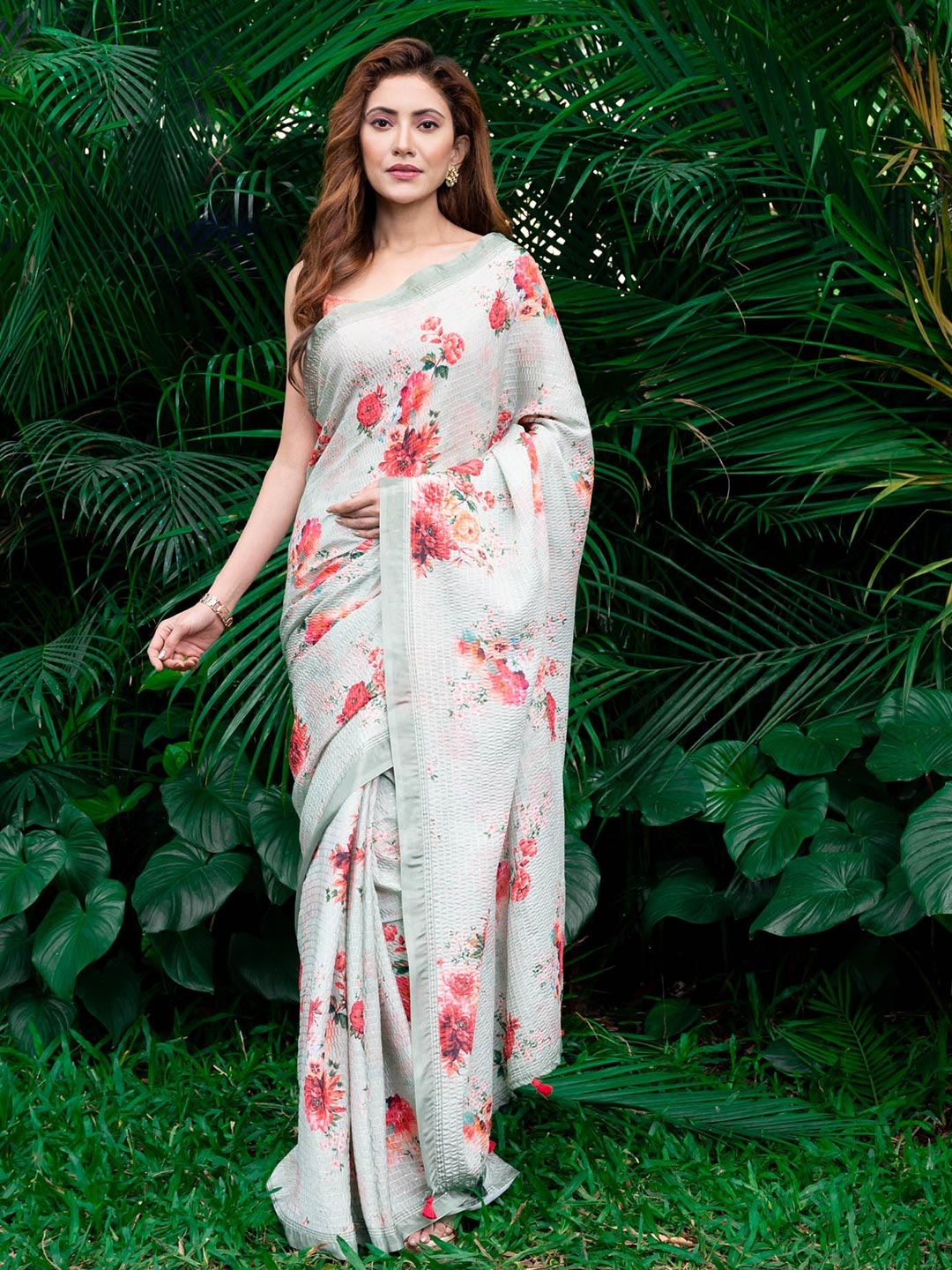 

BEATITUDE White & Red Floral Sequinned Silk Blend Saree