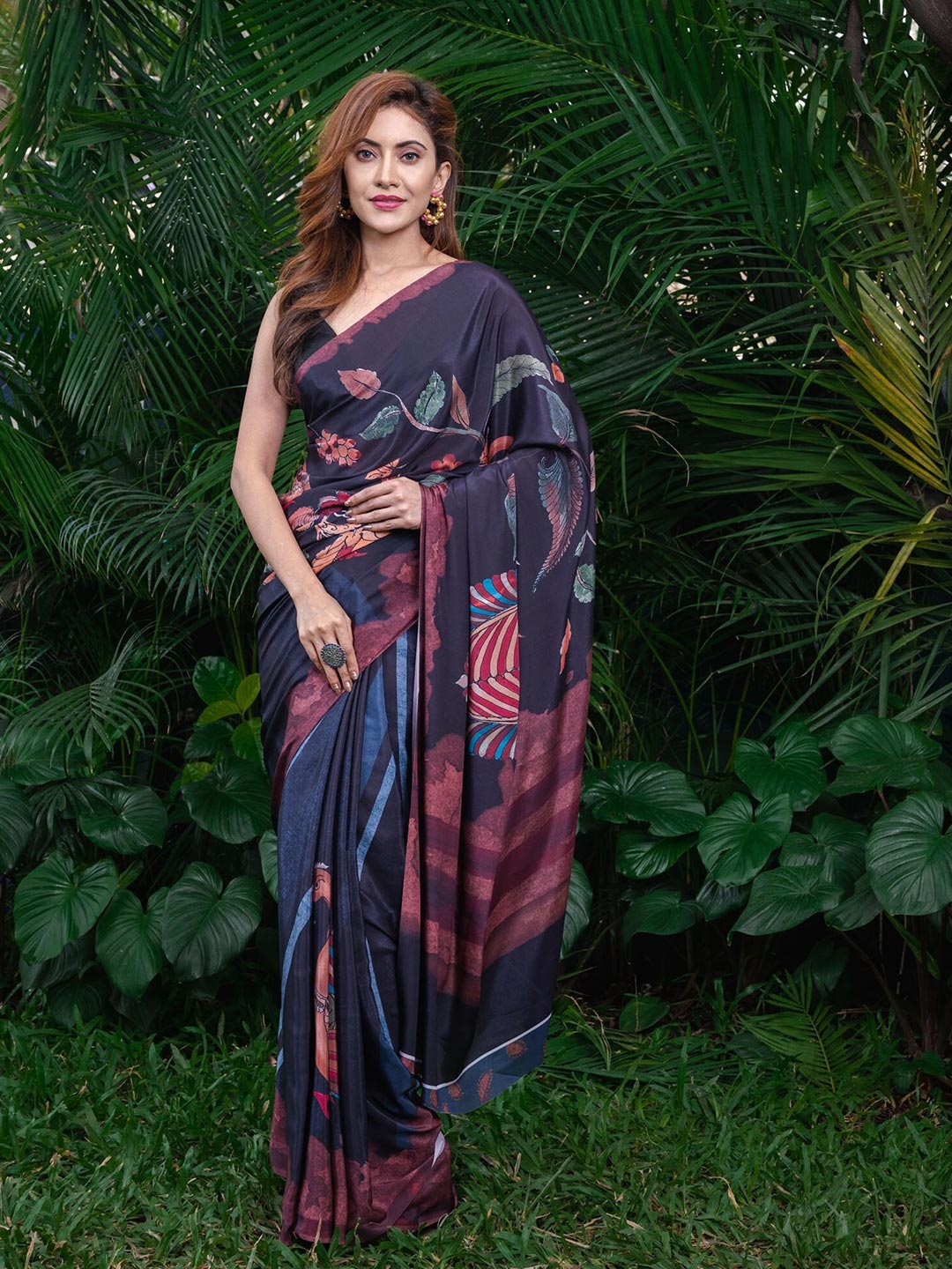 

BEATITUDE Black & Purple Floral Silk Blend Saree