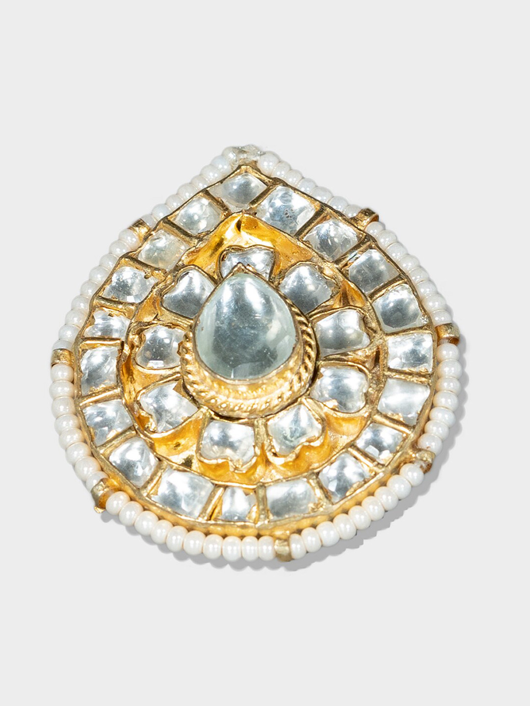 

AURAA TRENDS Gold-Plated Gold Toned White Kundan Studded Finger Ring