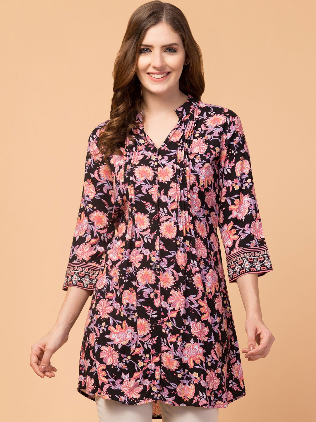 

Hive91 Black & White Viscose Rayon Mandarin Collar Printed Tunic
