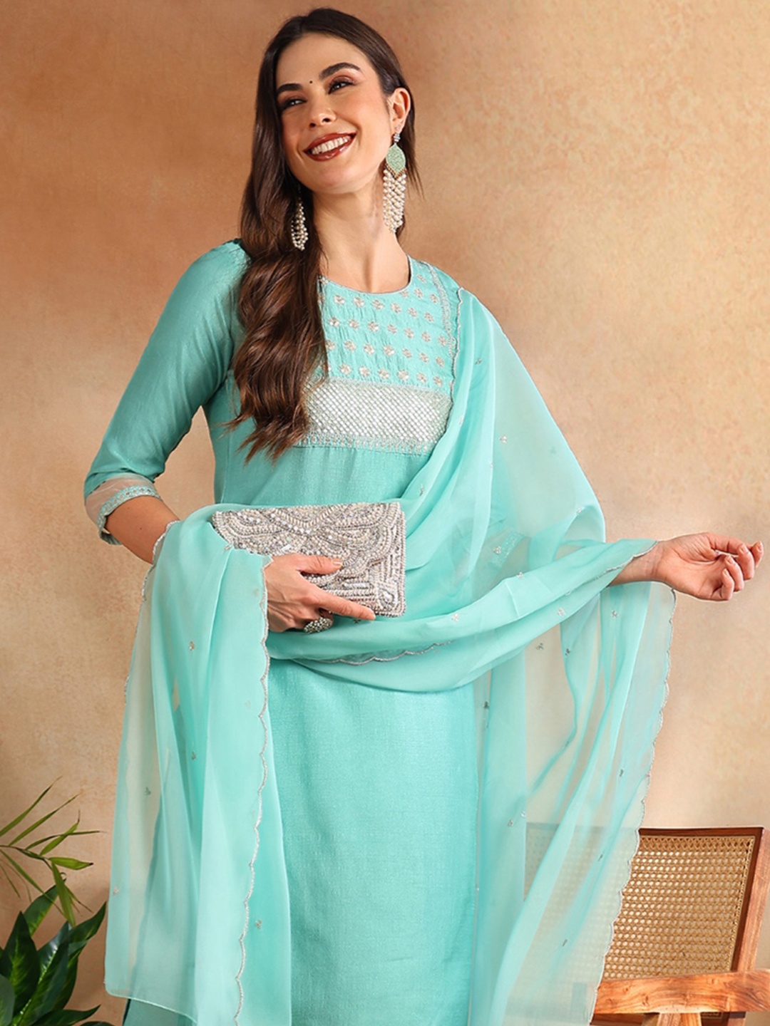 

AHIKA Women Sea Green Floral Yoke Design Kurta with Trousers & With Dupatta