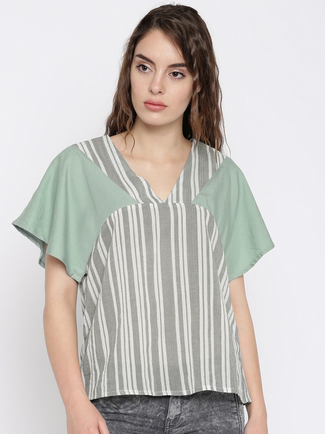

Vero Moda Women Grey Striped Boxy Top