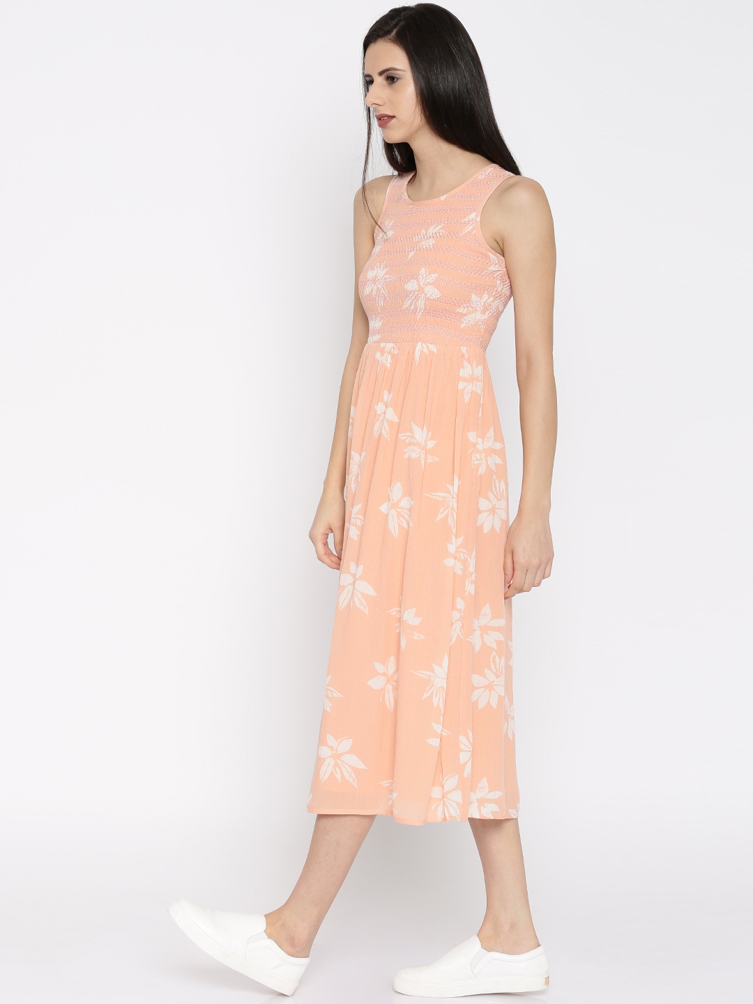 

Vero Moda Peach-Coloured Printed Smocked Fit & Flare Dress