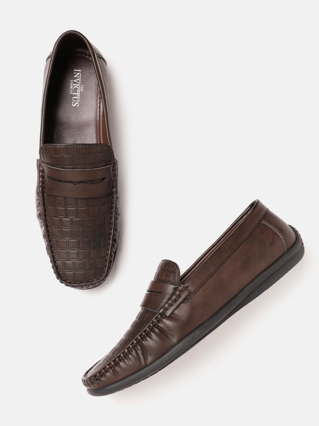 

INVICTUS Men Textured Penny Loafers, Brown