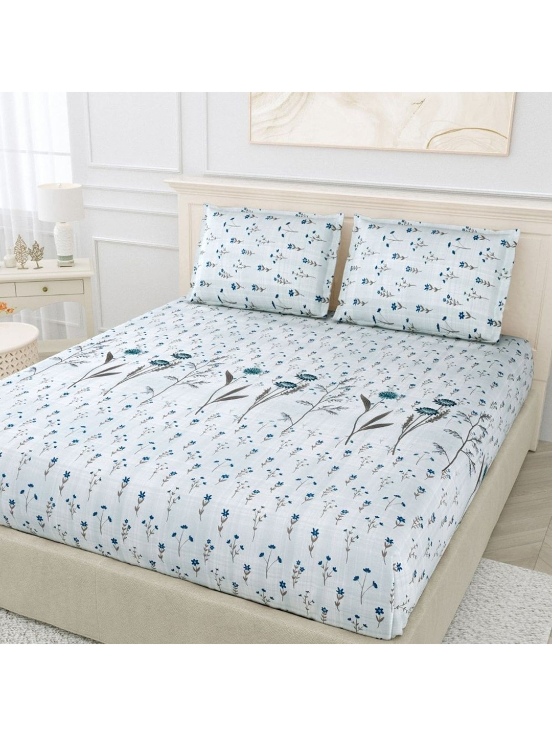 

Haus & kinder Grey & Blue Floral 186 TC King Bedsheet with 2 Pillow Covers