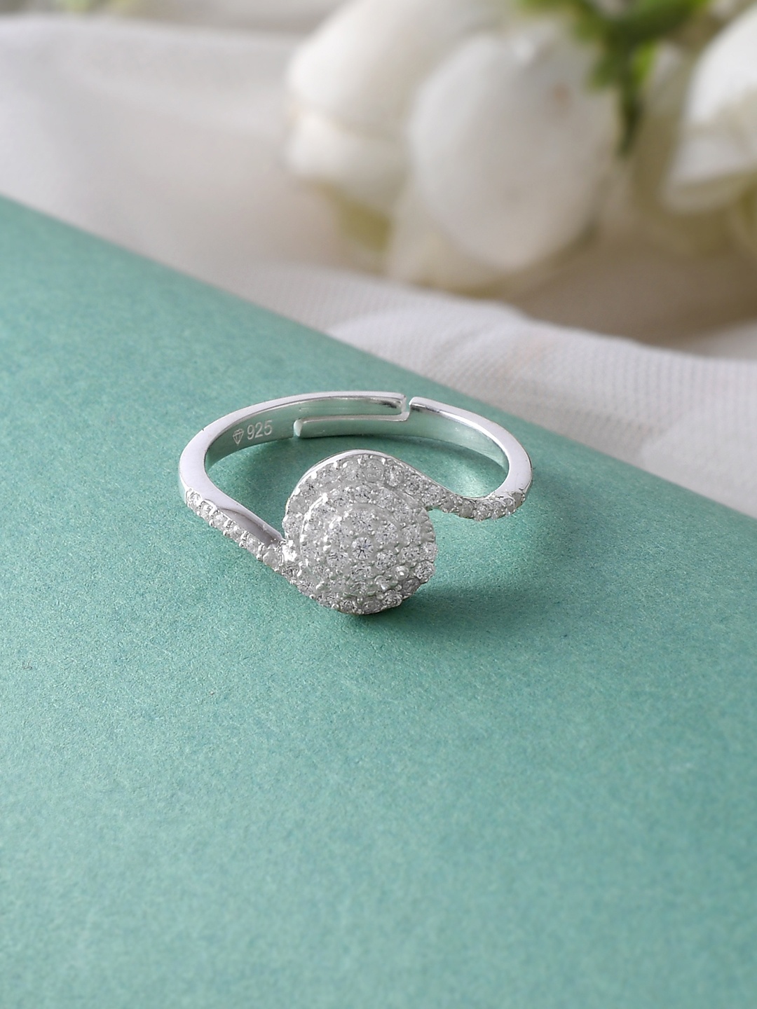 

Studio Voylla 925 Sterling Silver White Stone Studded Ring
