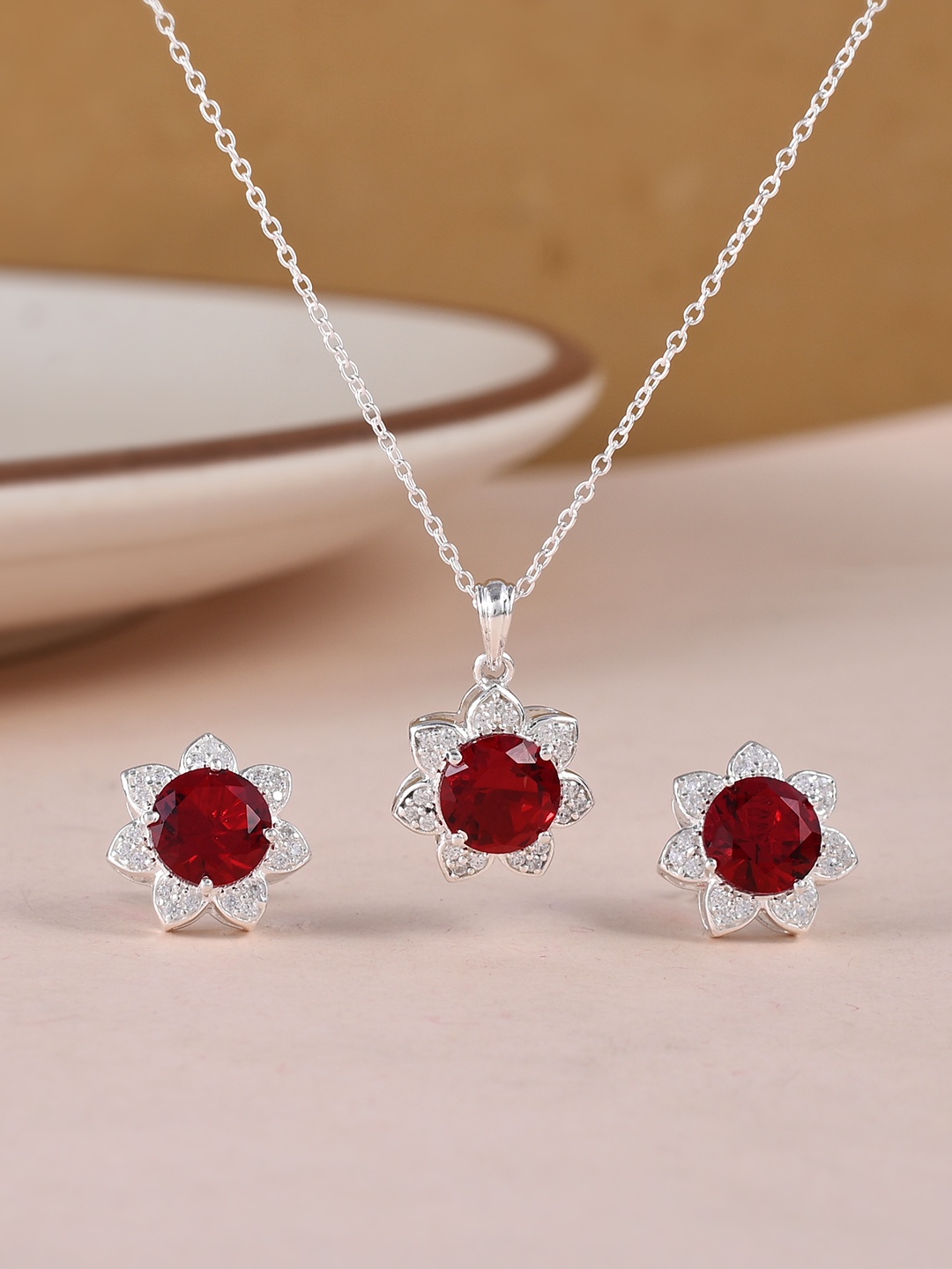 

Studio Voylla 925 Sterling Silver Floral Pendant Set