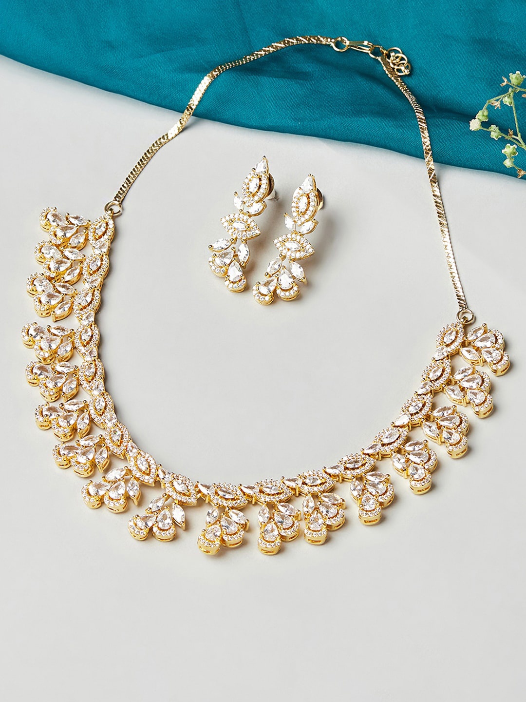 

Voylla Gold-Plated White Stone-Studded Jewellery Set