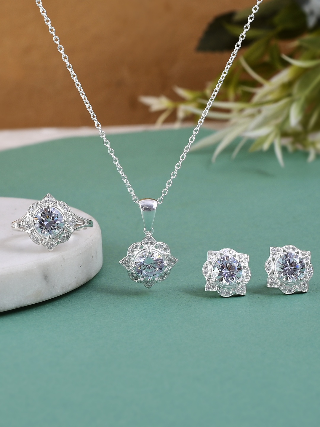 

Studio Voylla 925 Sterling Silver Gem stone Studded Jewellery Set
