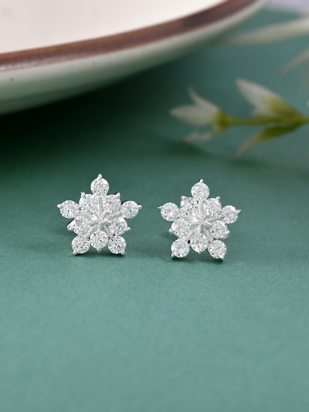 

Studio Voylla 925 Sterling Silver Contemporary Studs Earrings
