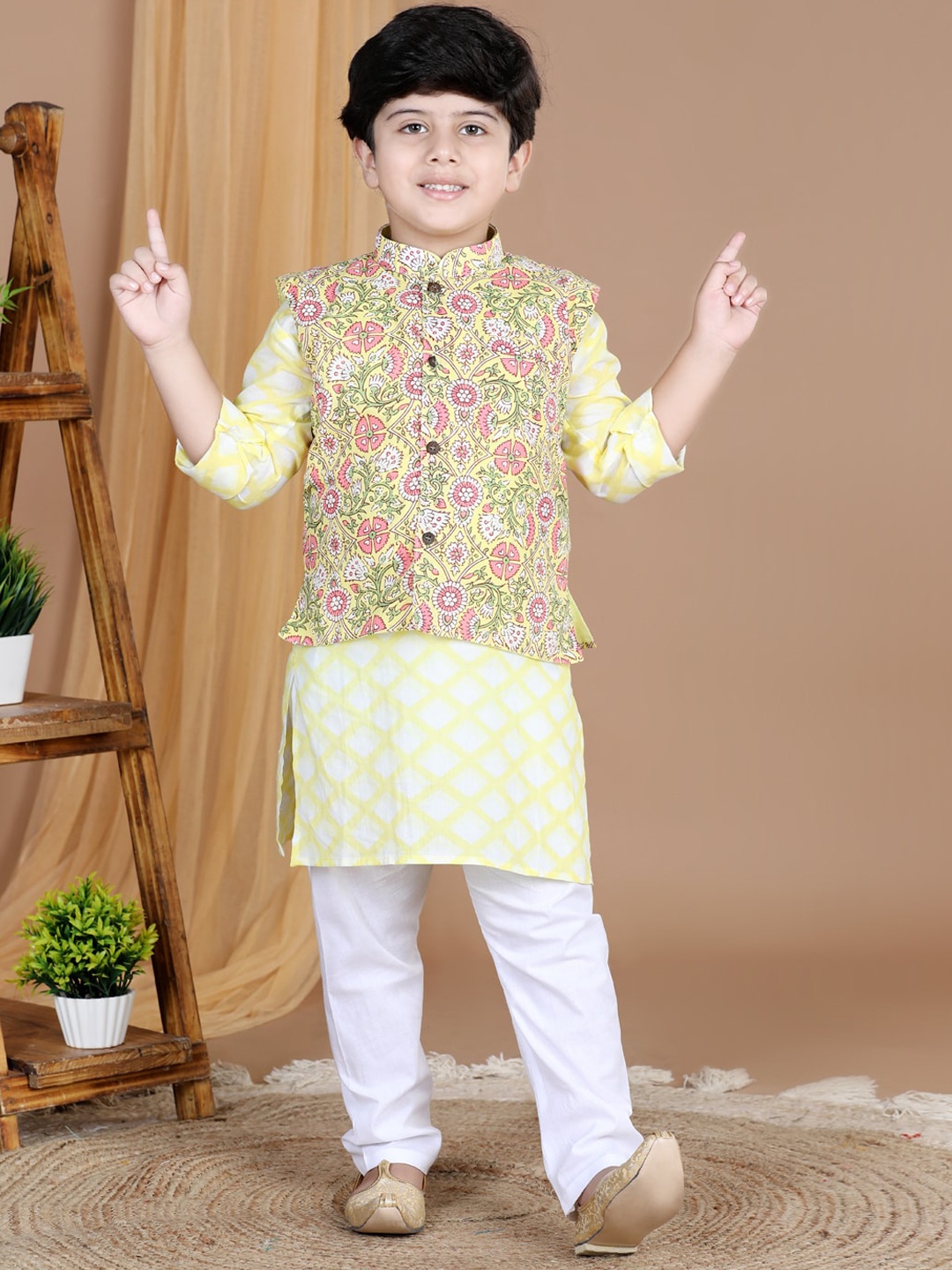

LIL PITAARA Boys Yellow Ethnic Motifs Layered Pure Cotton Kurta with Churidar