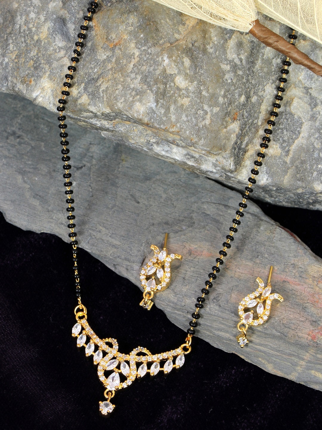 

SwaDev Gold-Plated Gold-Toned Beaded Mangalsutra With Earring