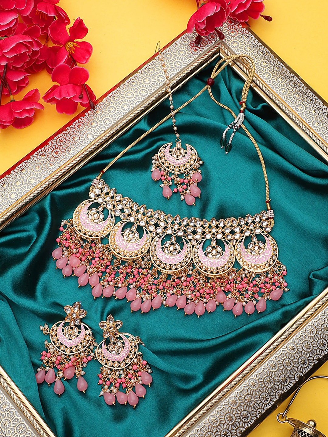 

STEORRA JEWELS Gold-Plated Pink Kundan-Studded & Beaded Jewellery Set