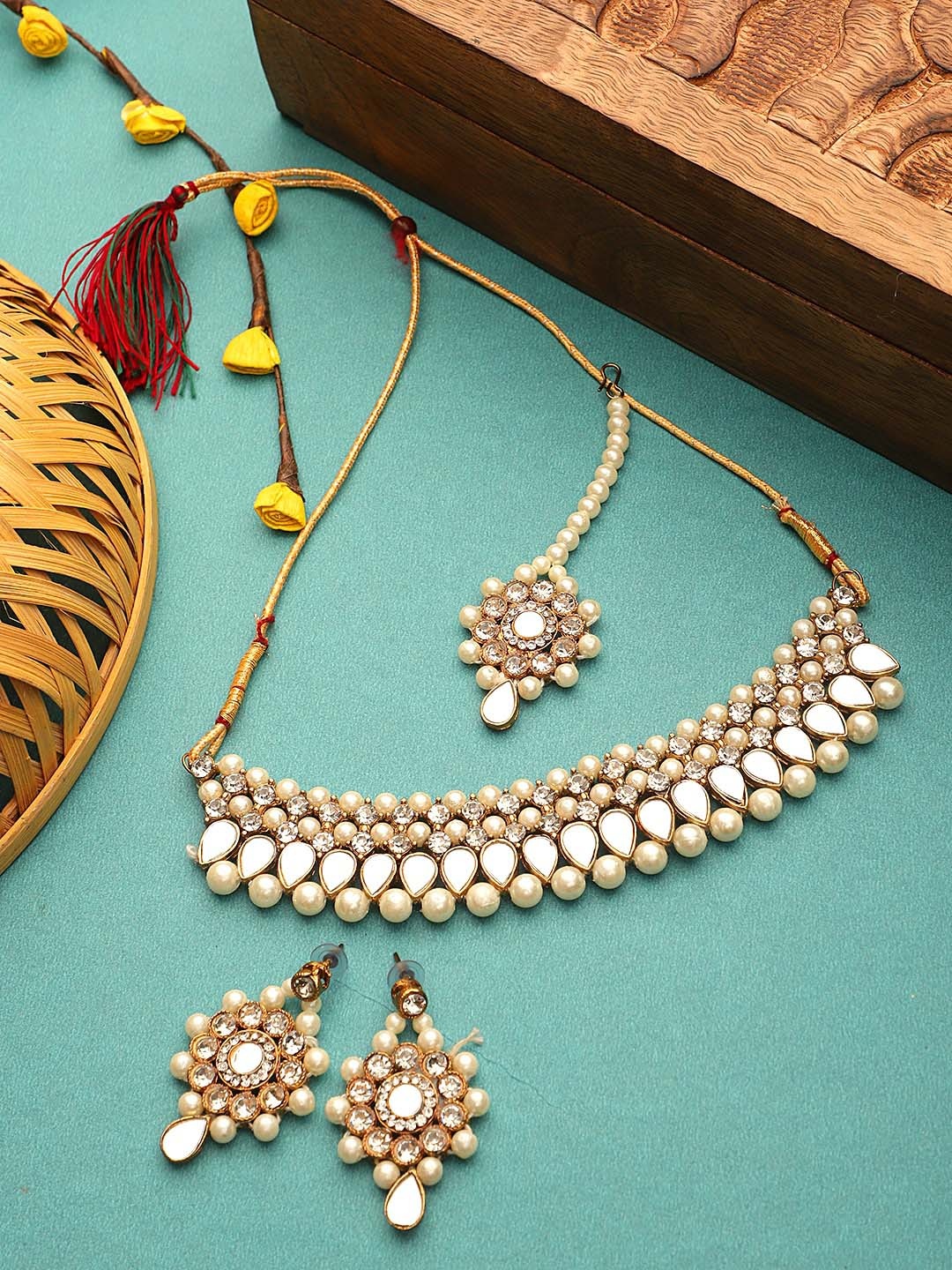 

STEORRA JEWELS Gold-Plated & White Kundan Studded Jewellery Set