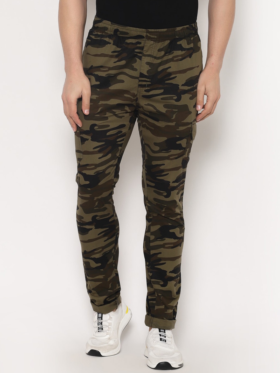 

SAPPER Men Olive Green Camouflage Printed Slim Fit Cargos Trousers