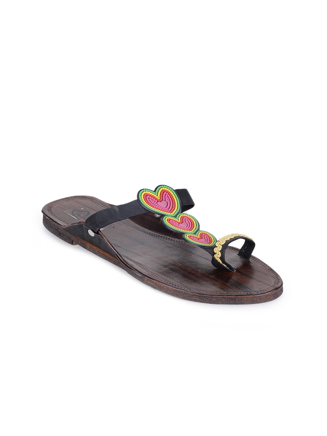 

The Desi Dulhan Women Black Textured Leather Ethnic Flats