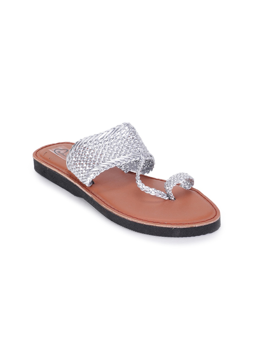 

The Desi Dulhan Women Silver-Toned Textured Leather Ethnic Flats