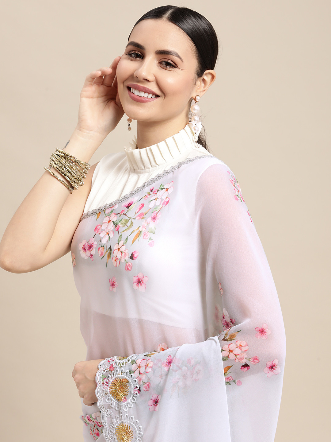 

VASTRANAND Grey & Pink Floral Poly Georgette Embroidered Saree