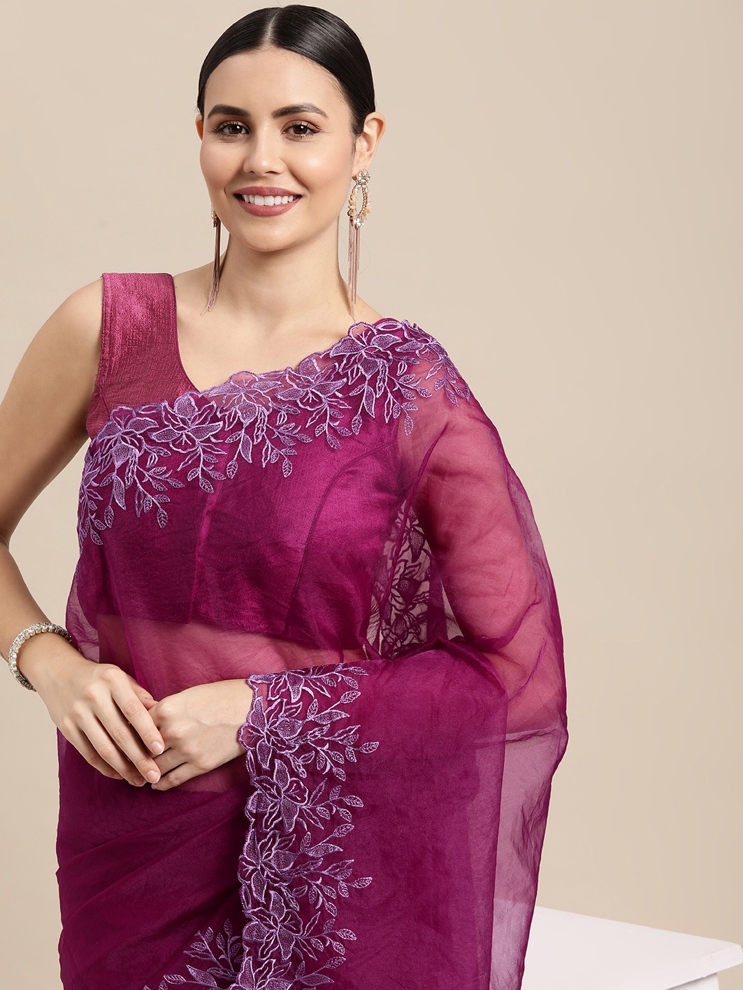 

VASTRANAND Purple Embroidered Organza Saree