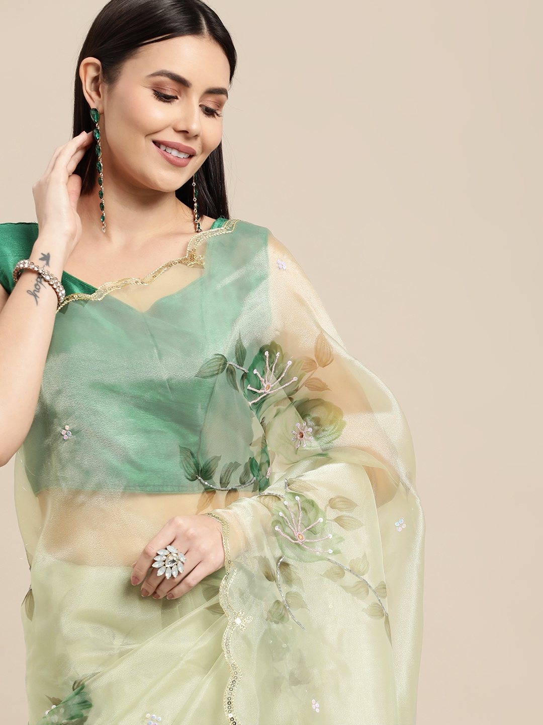

VASTRANAND Green Floral Printed Sequined Scalloped Edge Organza Saree with Blouse