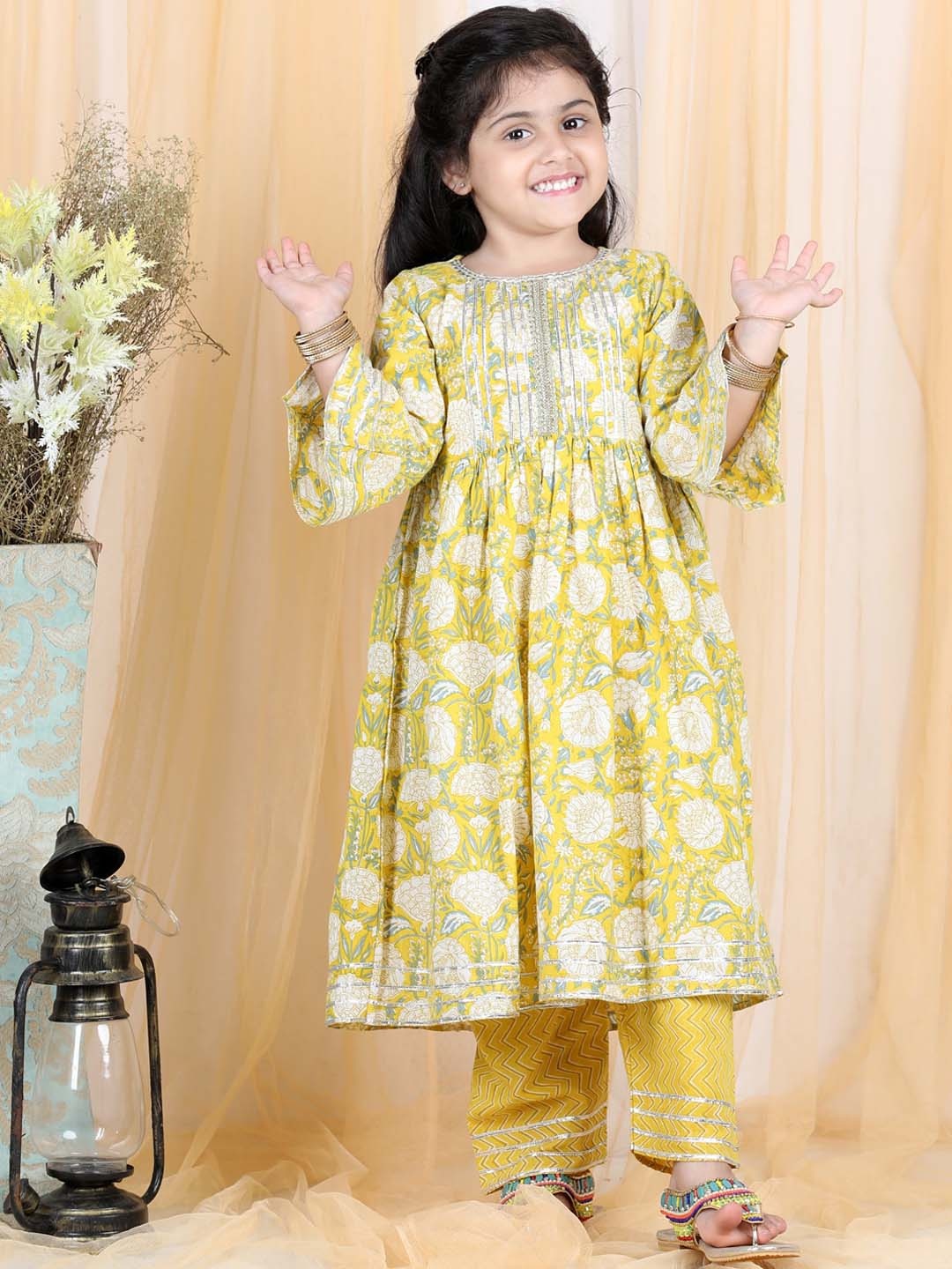 

LIL PITAARA Girls Yellow Ethnic Motifs Printed Angrakha Pure Cotton Kurta Set