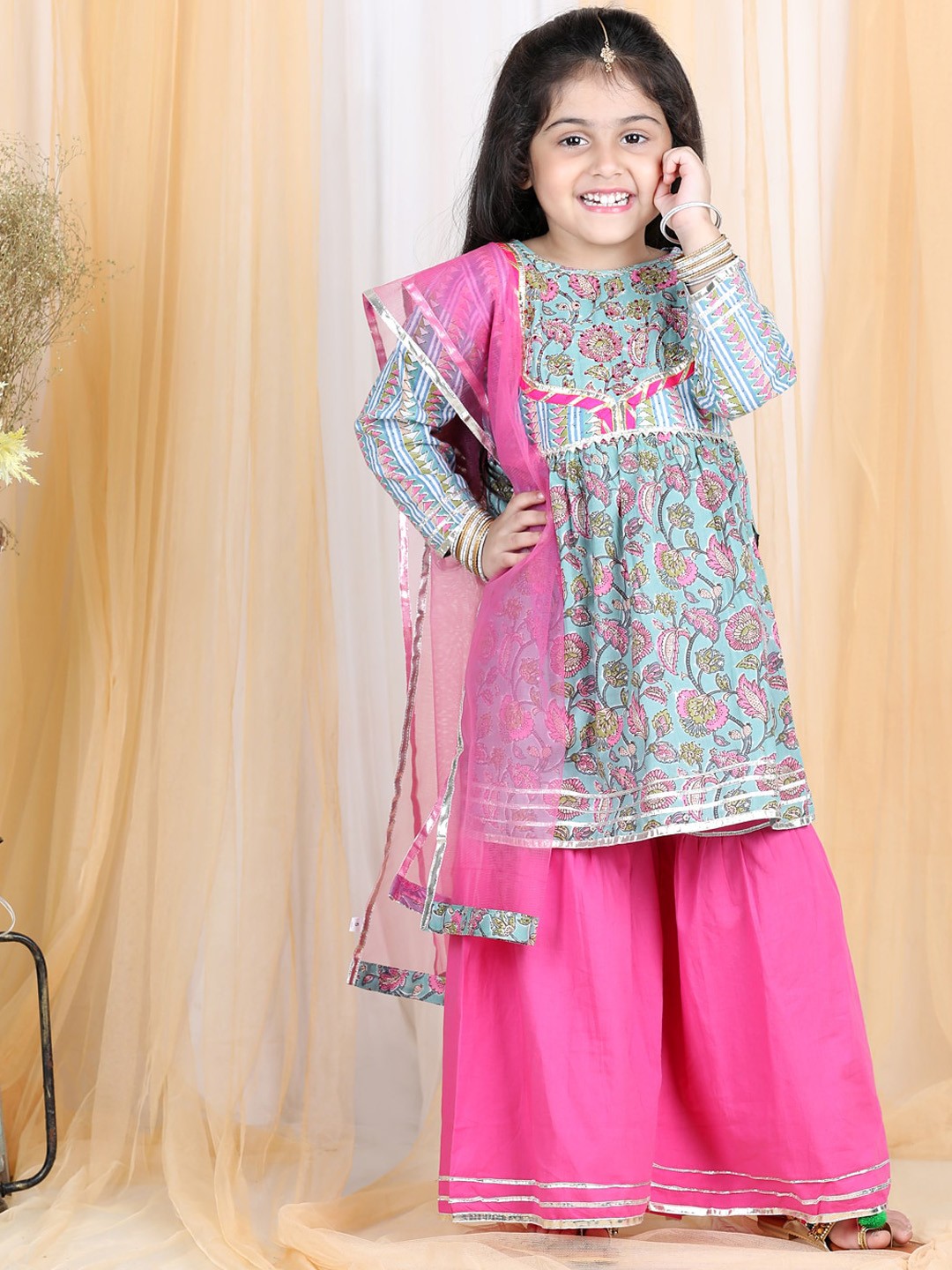 

LIL PITAARA Girls Blue & Pink Floral Kurta with Churidar & With Dupatta