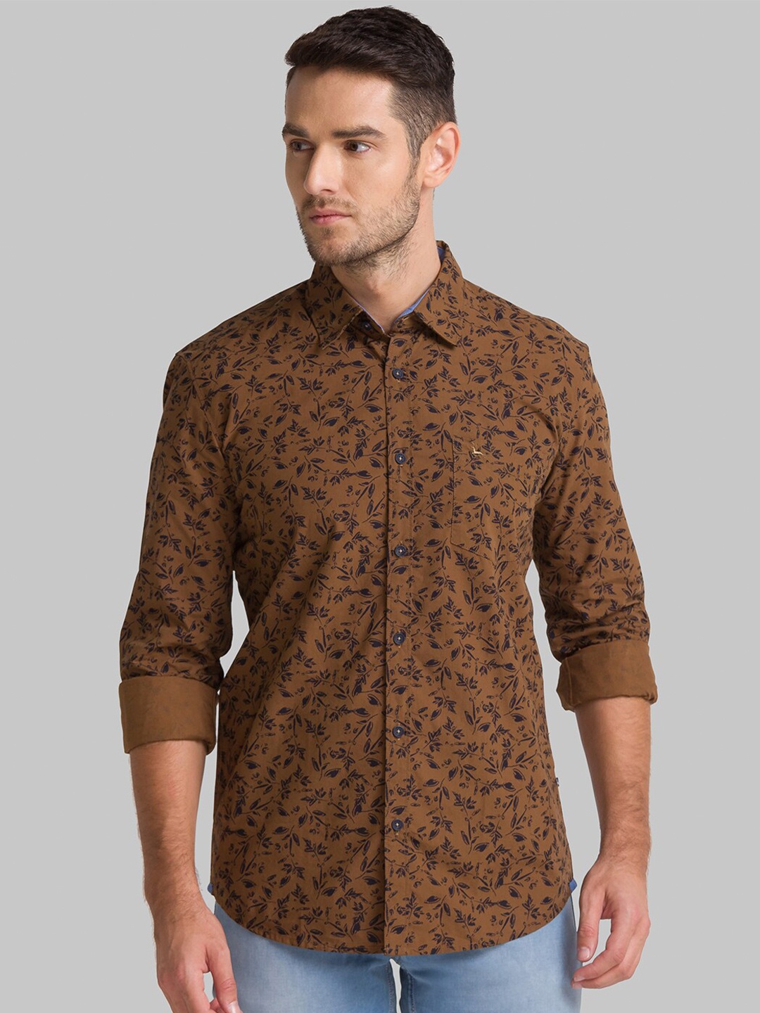 

Parx Men Brown Slim Fit Floral Printed Casual Shirt