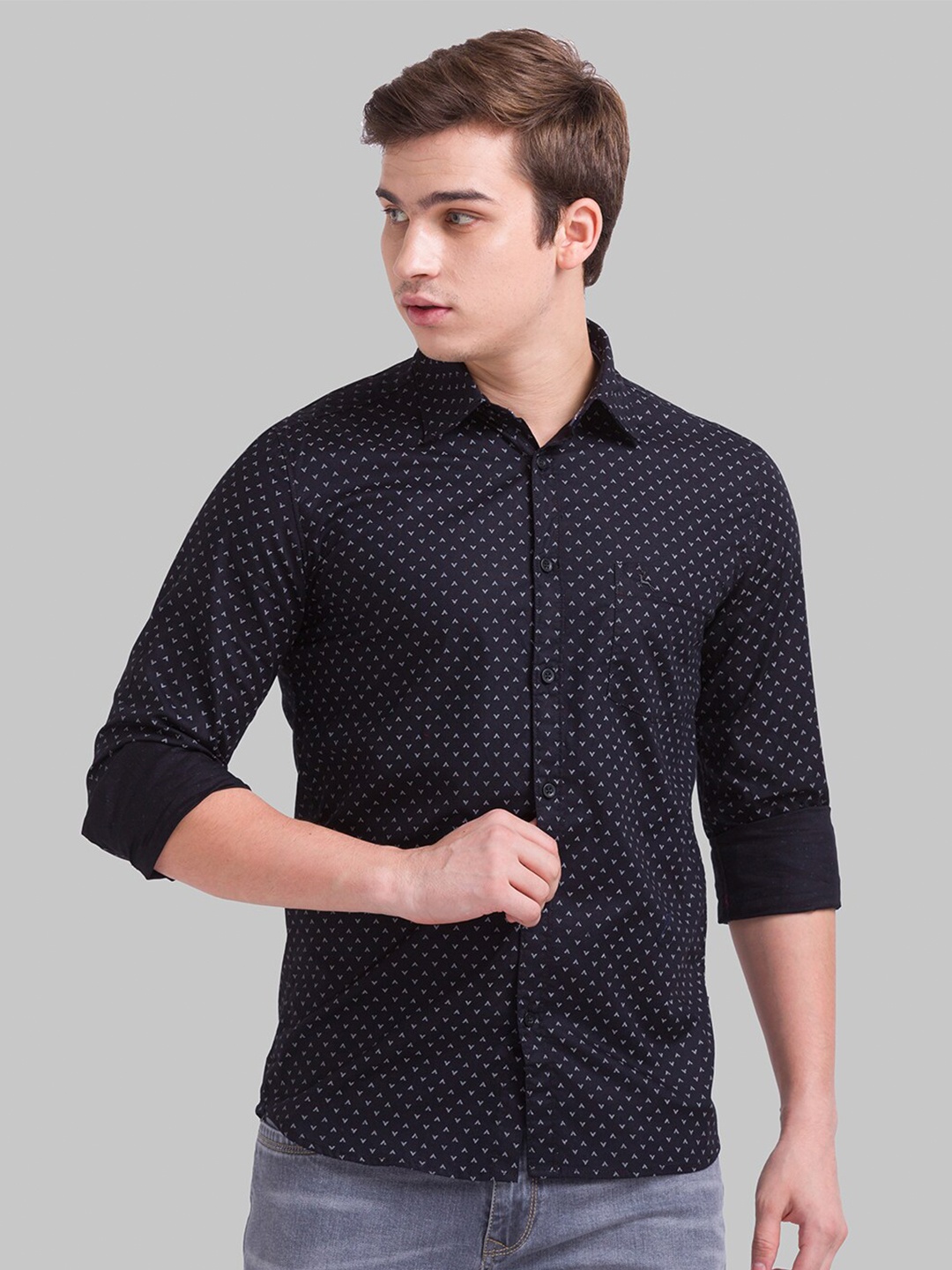 

Parx Men Black Slim Fit Printed Casual Shirt