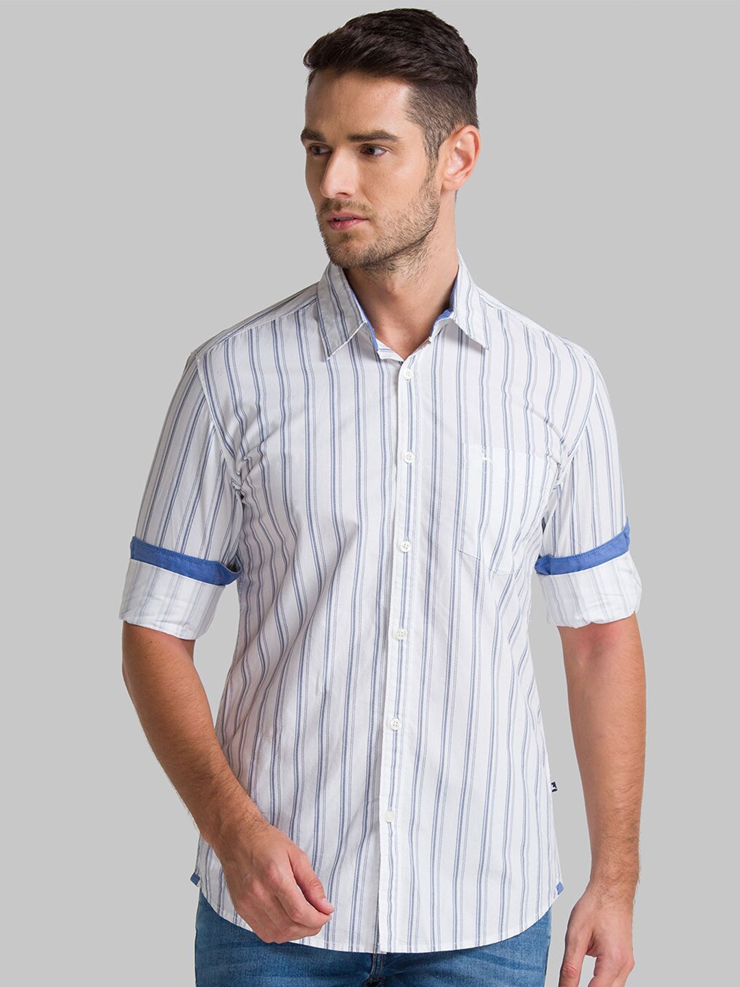 

Parx Men White & Blue Slim Fit Striped Pure Cotton Casual Shirt