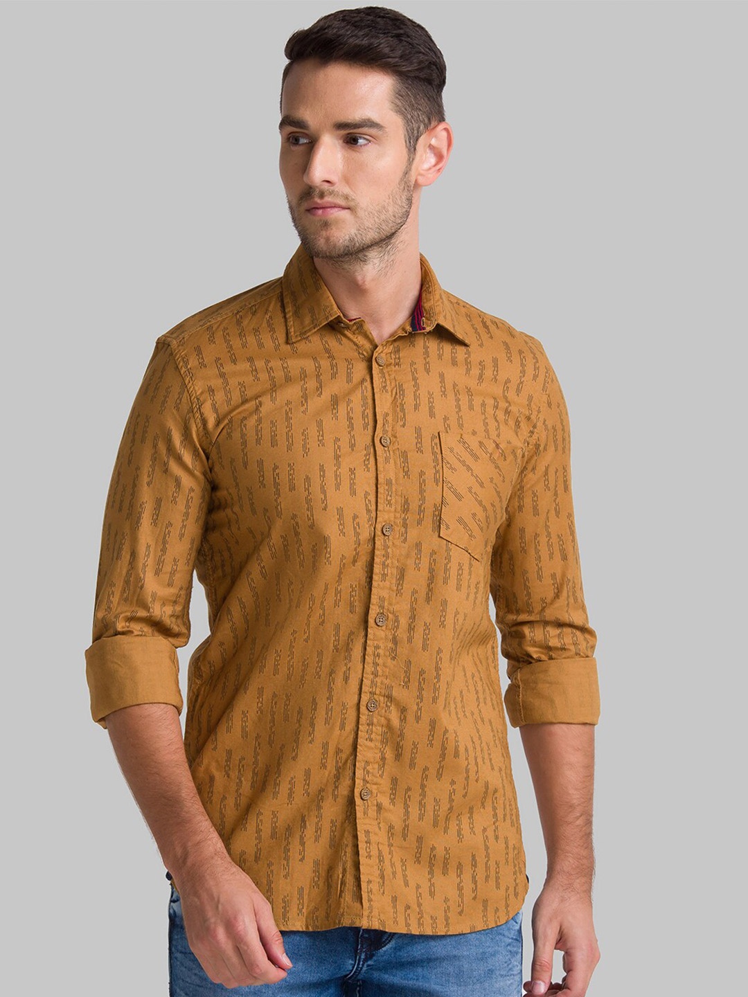 

Parx Men Beige Slim Fit Printed Casual Shirt