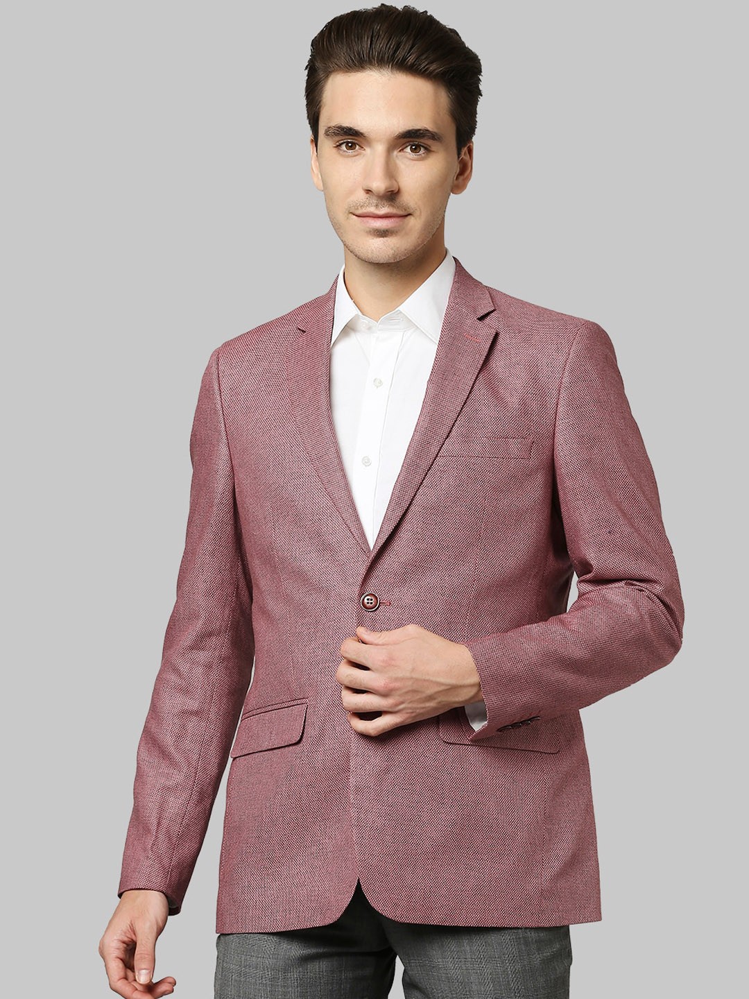 

Raymond Men Red Self Design Single Breasted Linen Blazers