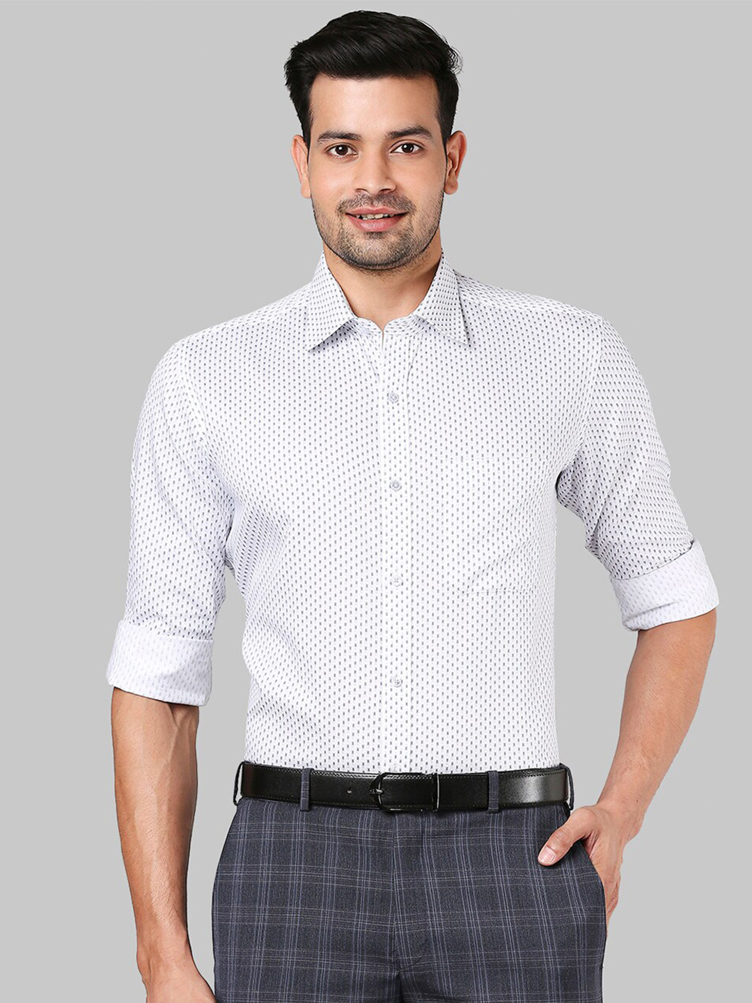 

Raymond Men Blue Micro Ditsy Printed Pure Cotton Formal Shirt