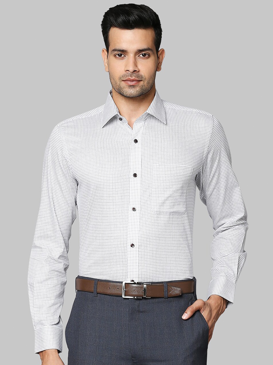 

Raymond Men Black Checked Spread Collar Formal Shirt