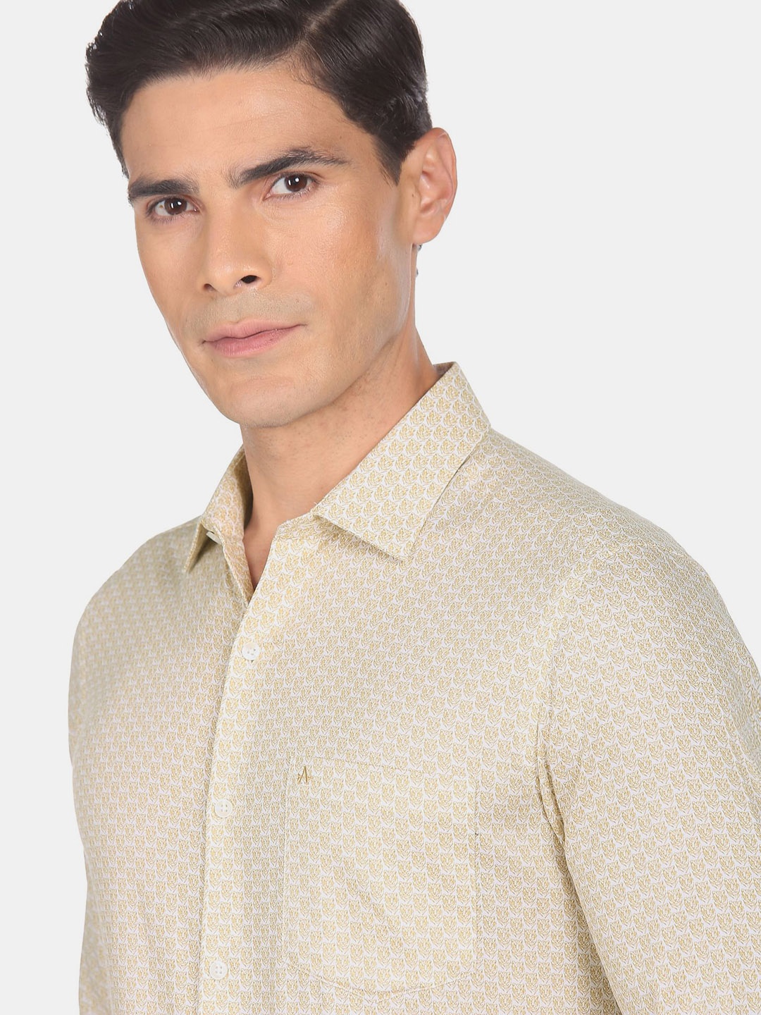

Arrow Men Beige Slim Fit Printed Casual Shirt