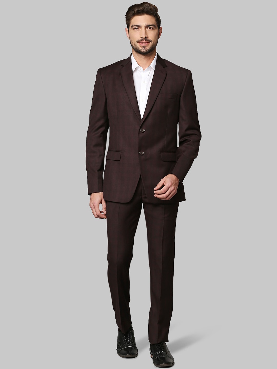 

Raymond Men Maroon Solid Pure Cotton Two-Piece Single Breasted Suits