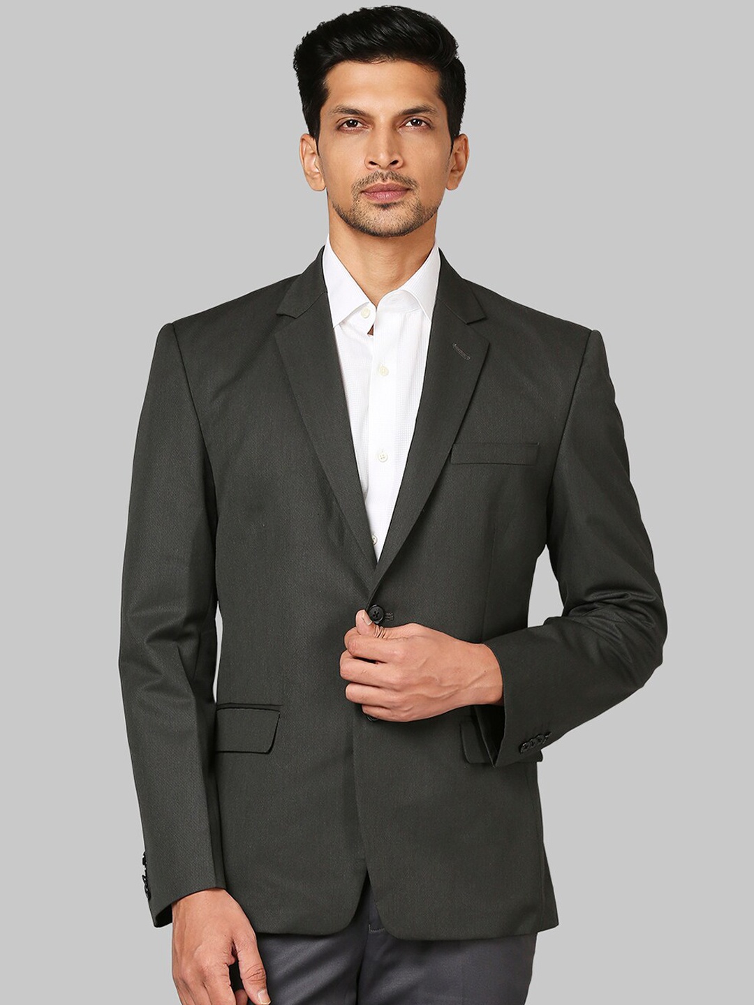 

Raymond Men Grey Solid 2 Piece Formal Suit