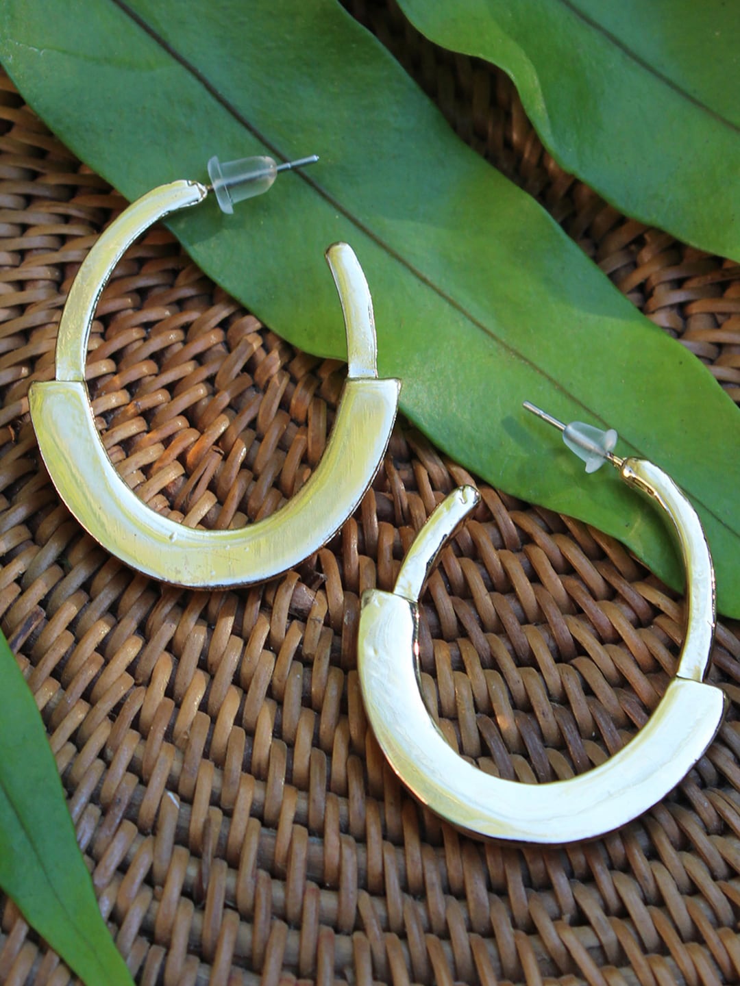 

Ayesha Gold-Toned Contemporary Oval Hoop Earrings