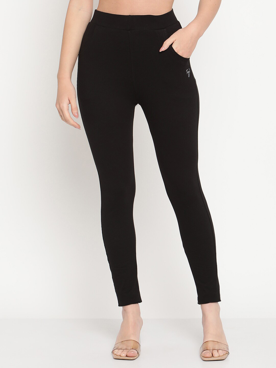

TAG 7 Women Black Solid Ankle Length Jeggings