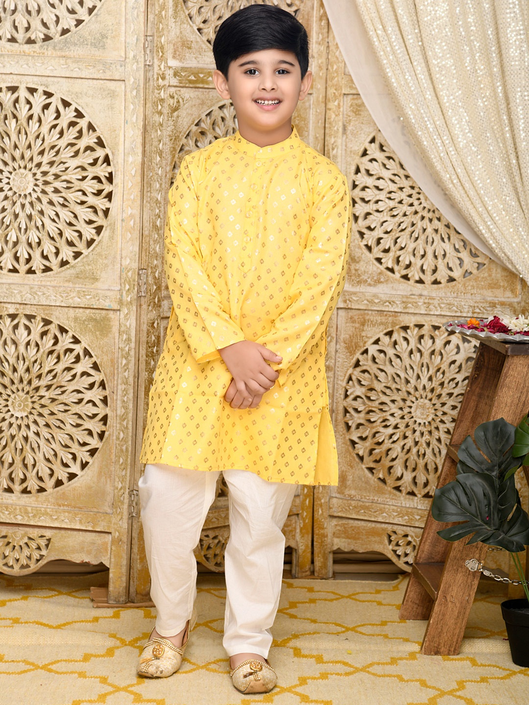 

SAKA DESIGNS Boys Yellow Printed Angrakha Kurta with Pyjamas