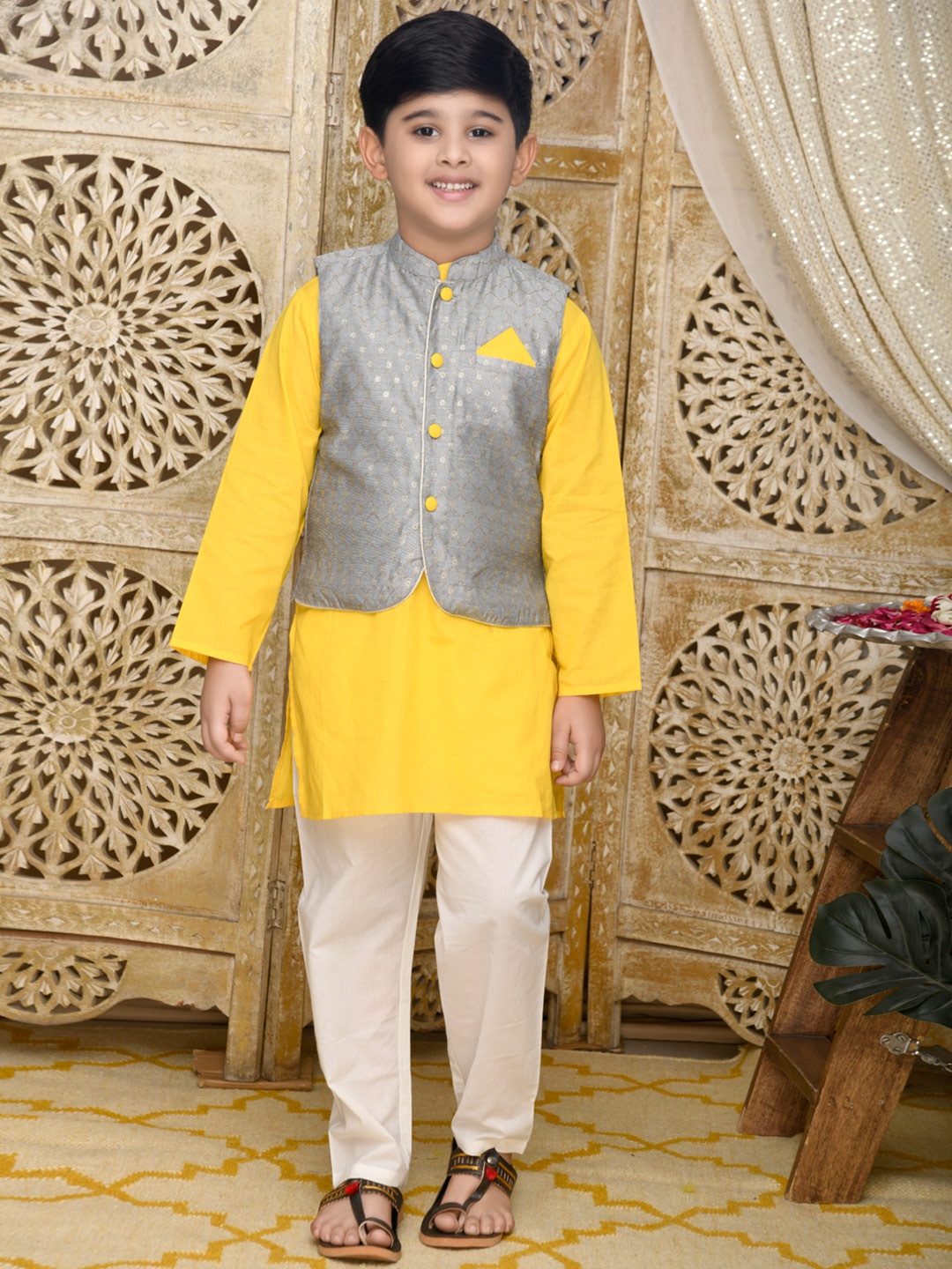 

SAKA DESIGNS Boys Grey Pure Cotton Kurti with Pyjamas