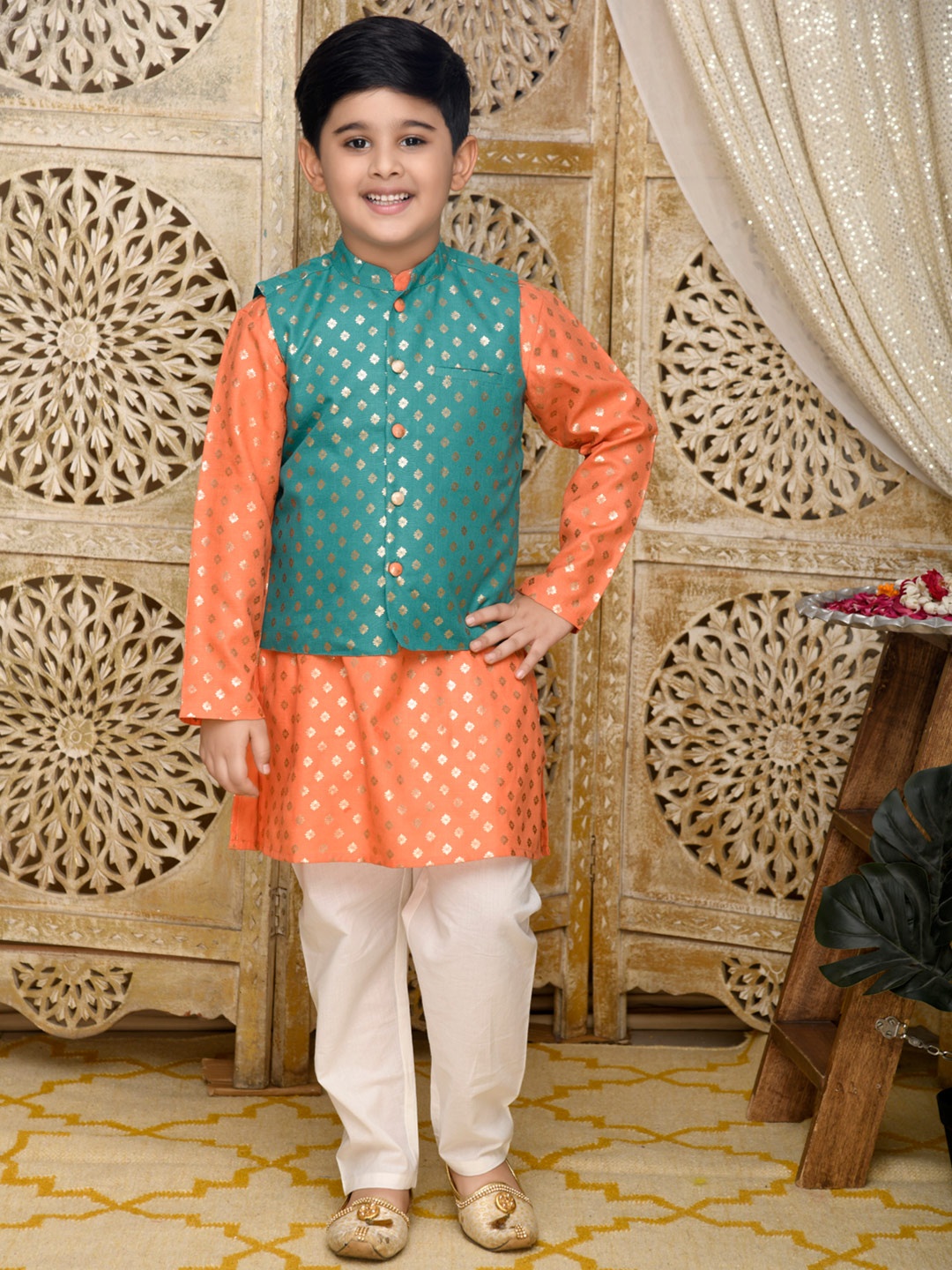 

SAKA DESIGNS Boys Orange Printed Kurti with Churidar & Green Jacket