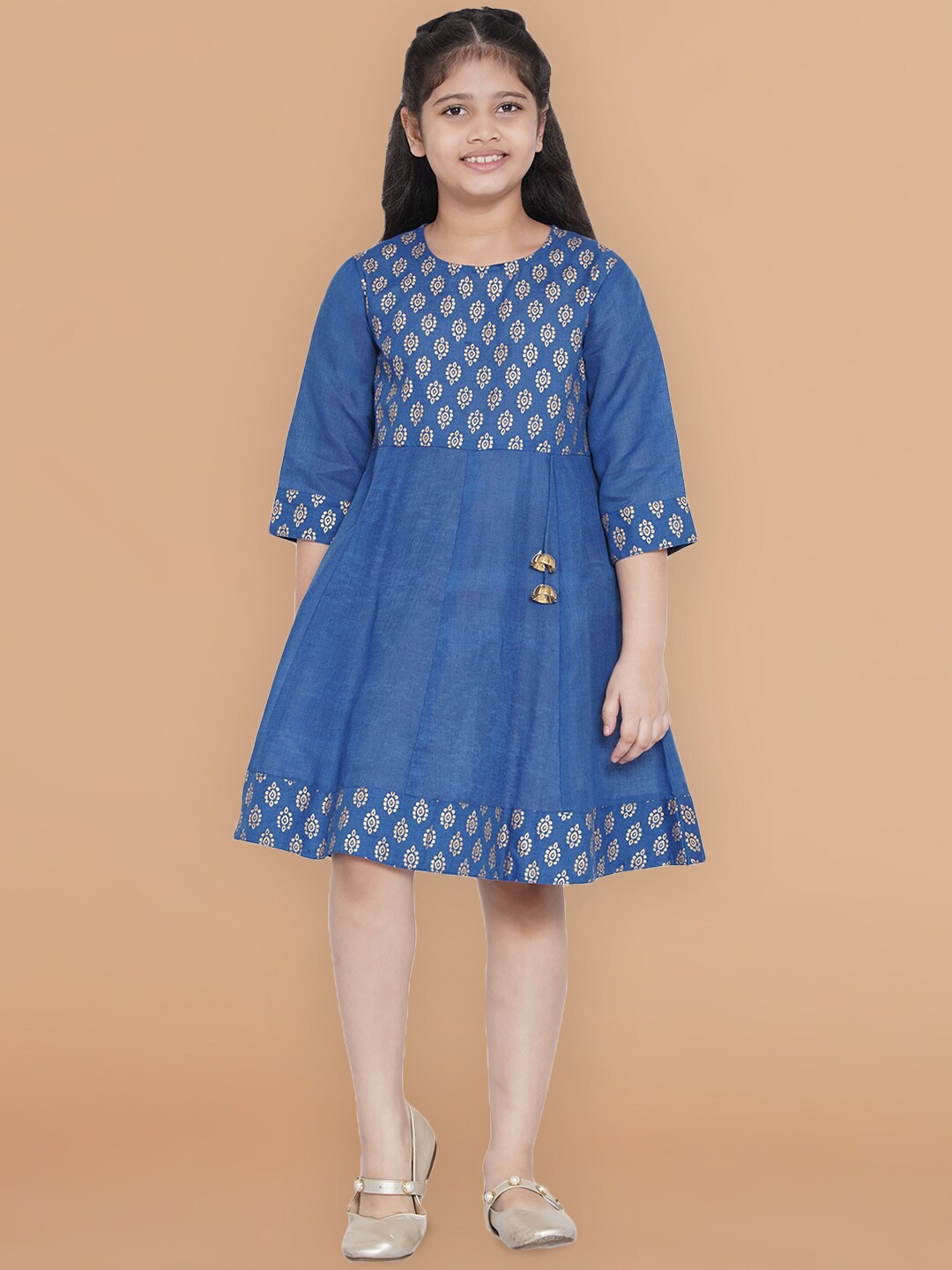 

Bitiya by Bhama Blue & Gold-Toned Ethnic Motifs Dress