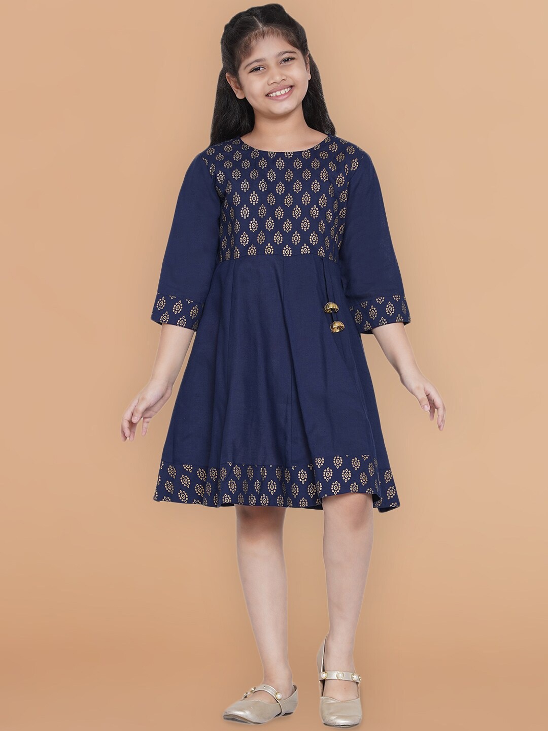 

Bitiya by Bhama Blue & Gold-Toned Ethnic Motifs Dress