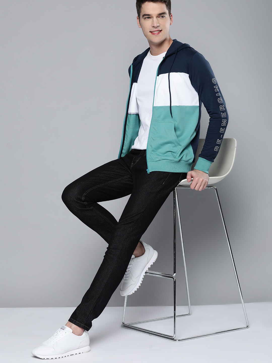 

Mast & Harbour Men Navy Blue & Green Colourblocked Hooded Sweatshirt