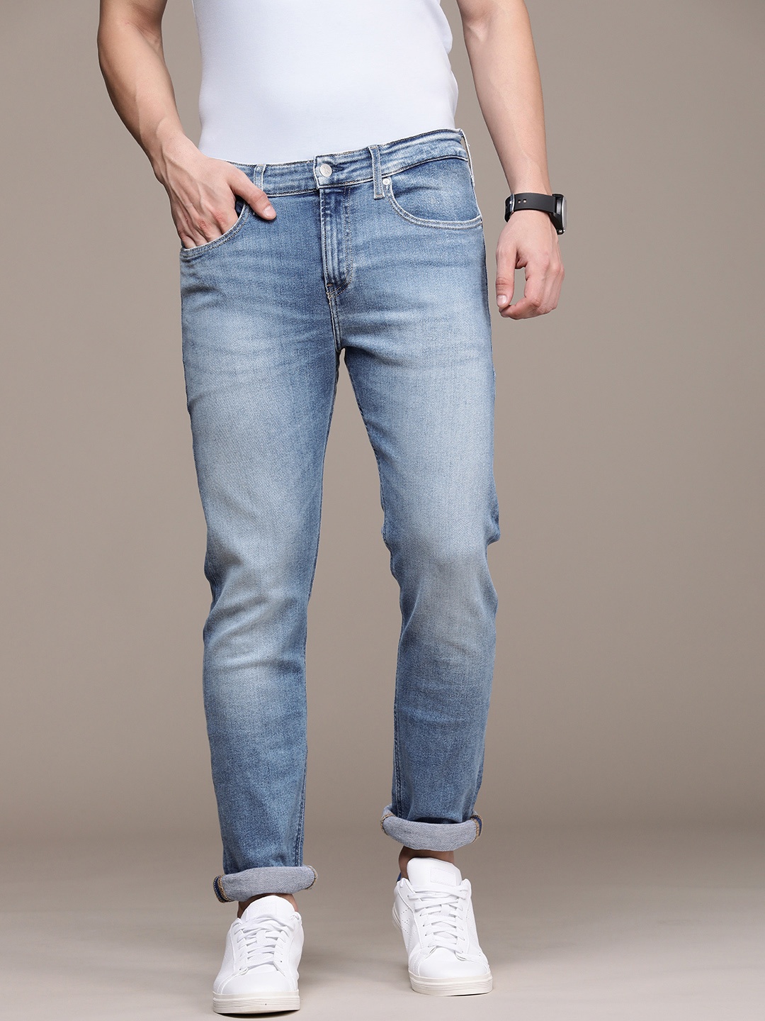 

Calvin Klein Jeans Men Blue Hottie Skinny Fit Light Fade Stretchable Casual Jeans