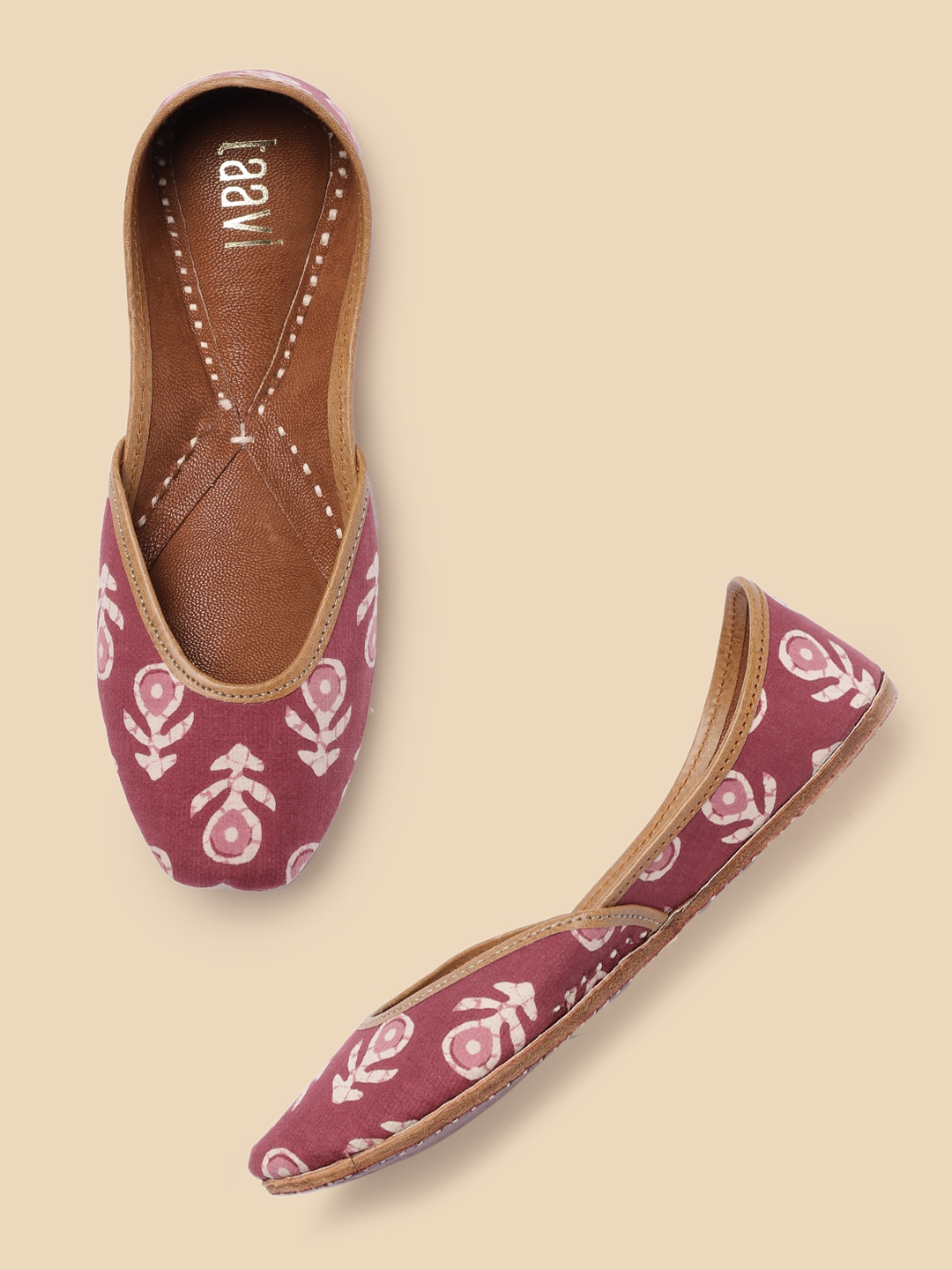 

Taavi Women Printed Ethnic Mojaris, Maroon