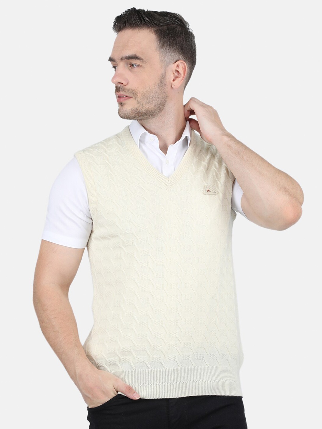 

Monte Carlo Men Off White Sweater Vest