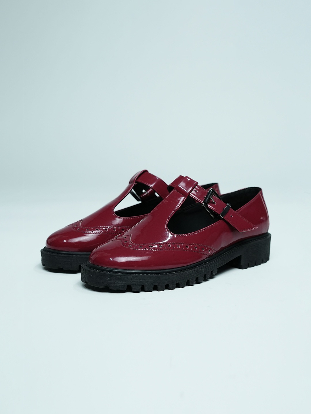 

Theater Women Maroon Brogues
