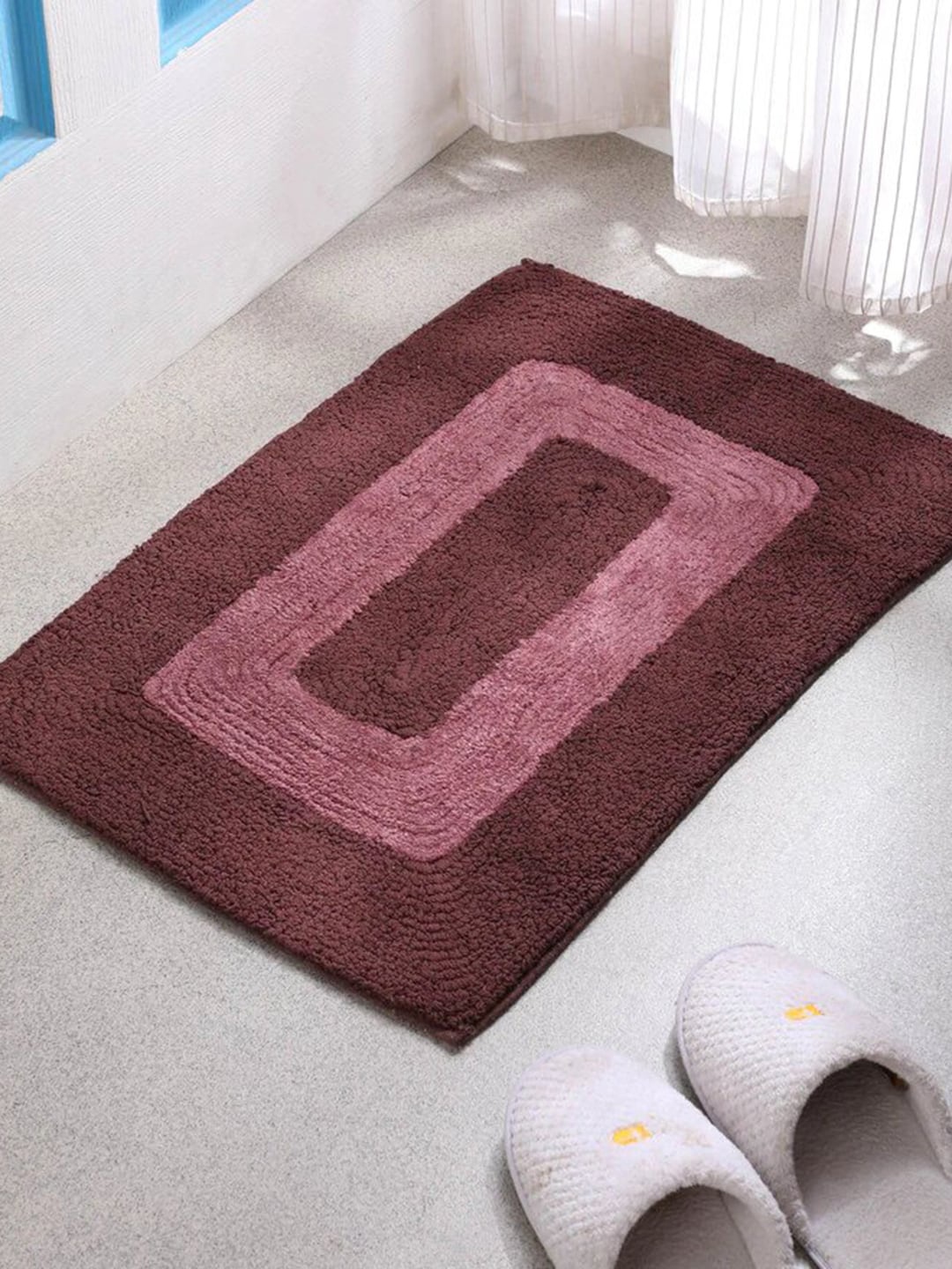 

Gallery99 Maroon & Pink Colourblocked Anti-Skid Door Mats
