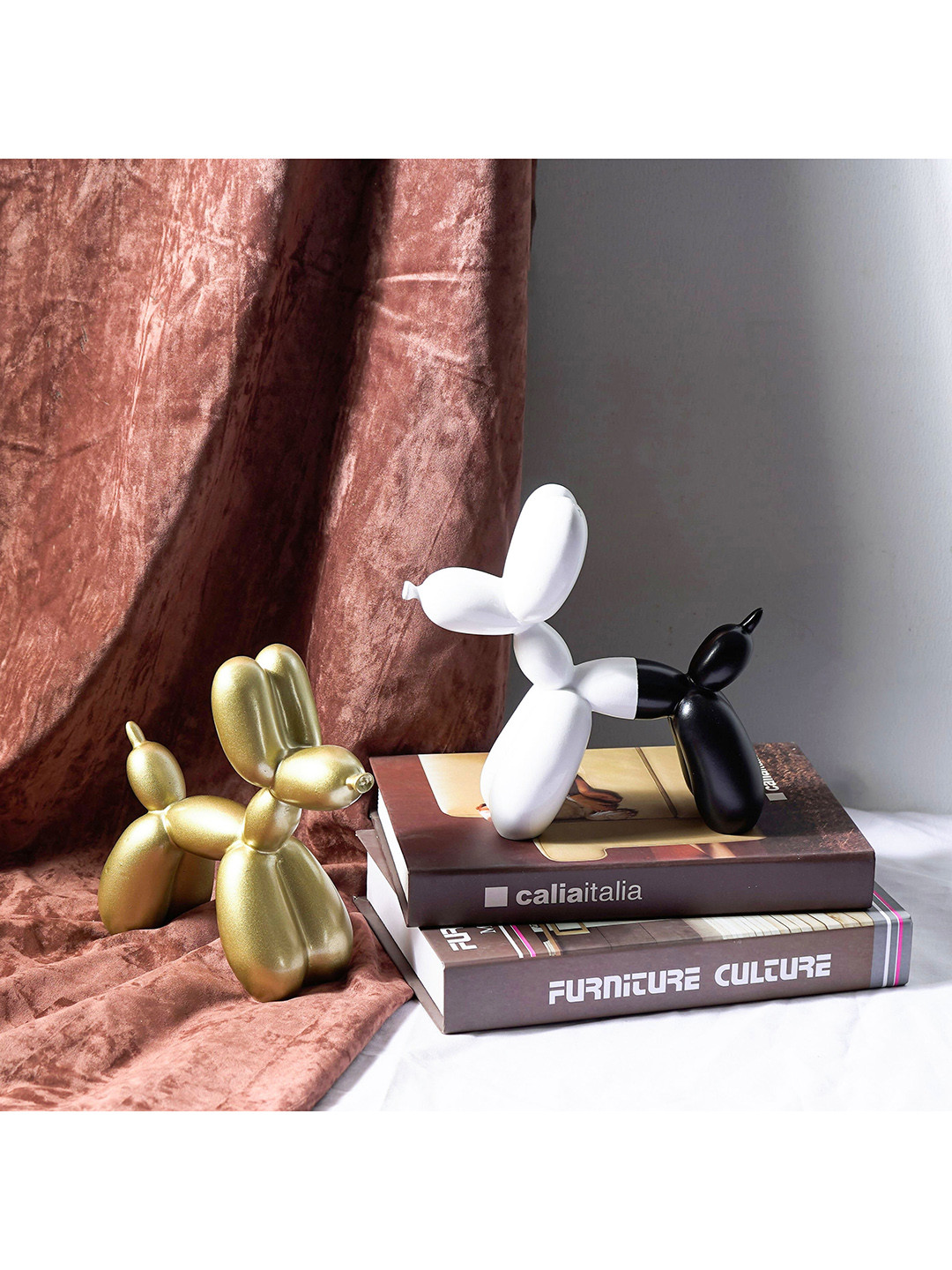 

THE ARTMENT Black & White Balloon Dog Showpieces